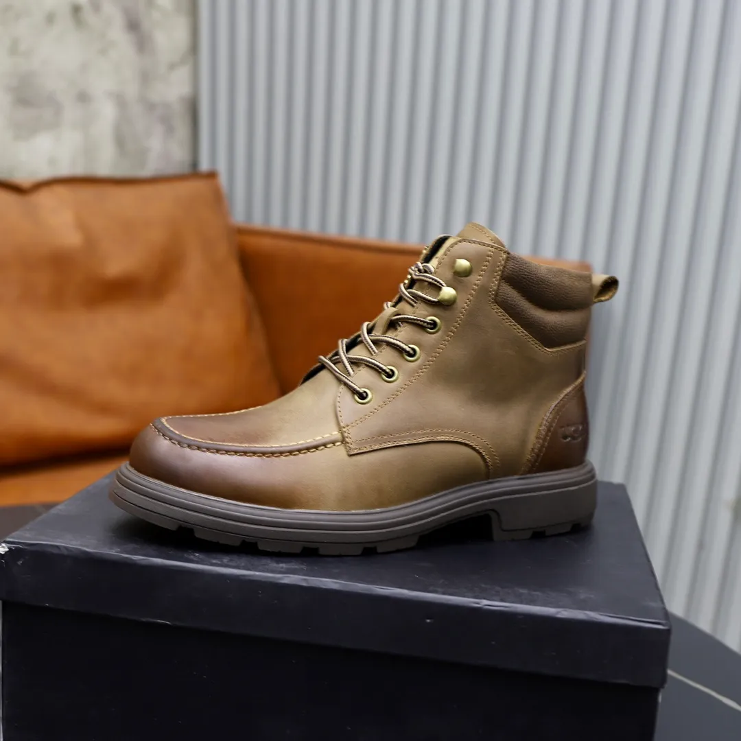 Ex-factory price: 640 thick wool imported from Australia Brand: UGG genuine purchasing agent Size: 39–44 Grade: Official website 1:1 Material: First-layer genuine leather waterproof and anti-freeze upper Real wool lining Original non-slip wear-resistant lightweight soft outsole Style category: Men's casual shoes Trendy style Comfortable on the feet Color: Real picture color